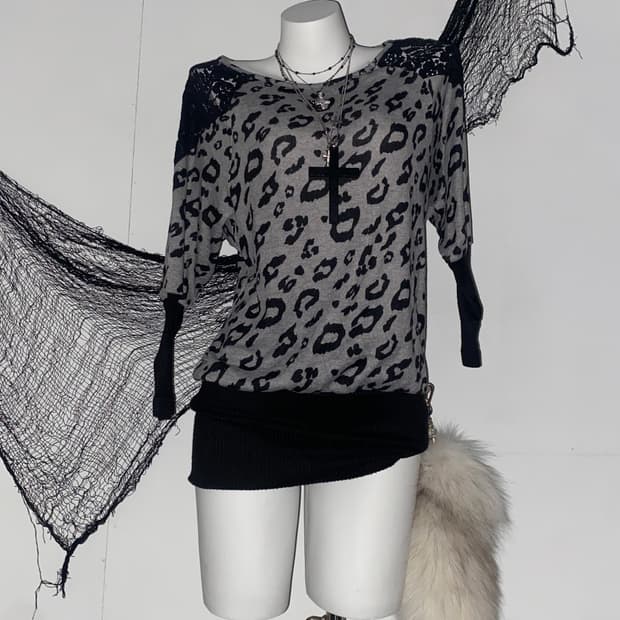 ꒰ঌ 오네갸루 레오파드 시스루 롱슬리브 ໒꒱