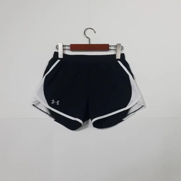 언더아머 검정색 여성 반바지