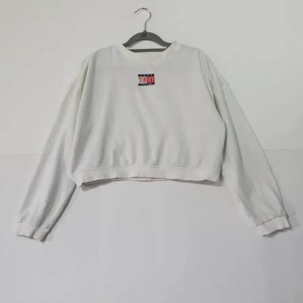 타미힐피거 화이트 크롭 맨투맨