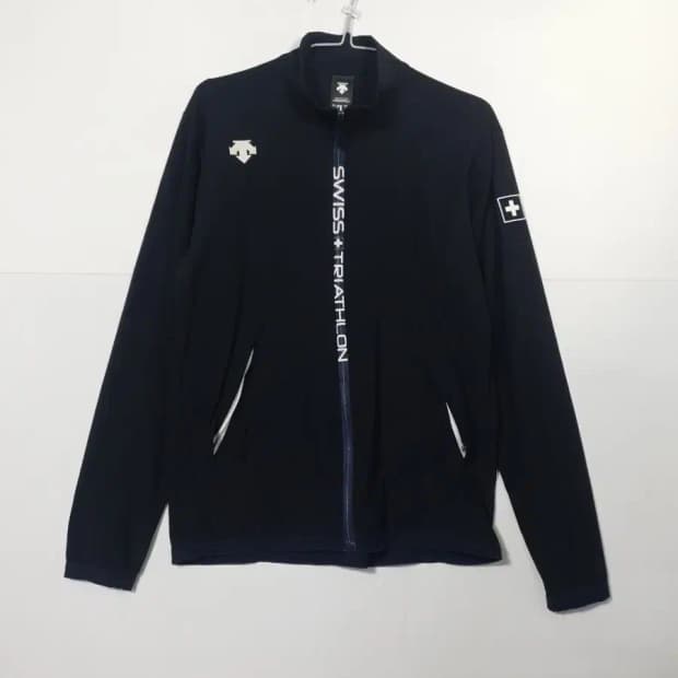 데상트 스위스 트라이애슬론 블랙 자켓