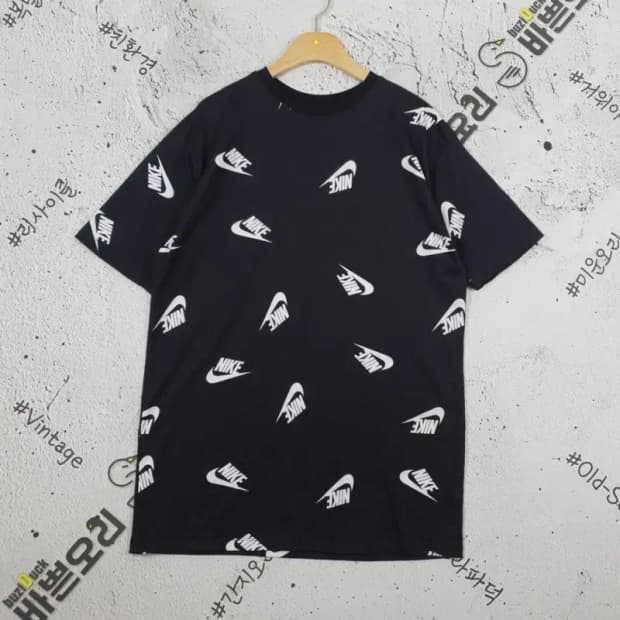 나이키 NIKE 올오버 퓨추라 반팔 티 블랙 95 1000218