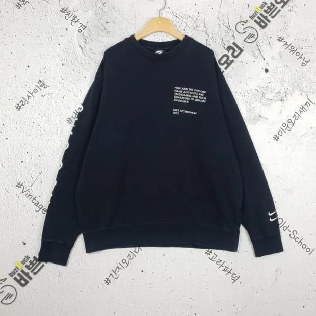 나이키 NIKE 스우시 스웻셔츠 맨투맨 블랙 2200157