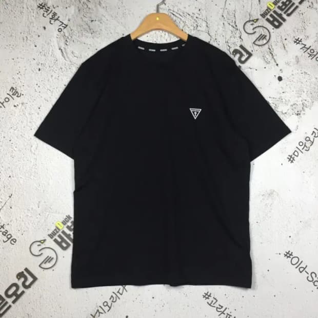 게스 GUESS 반팔 티 블랙 100(L) 1900548