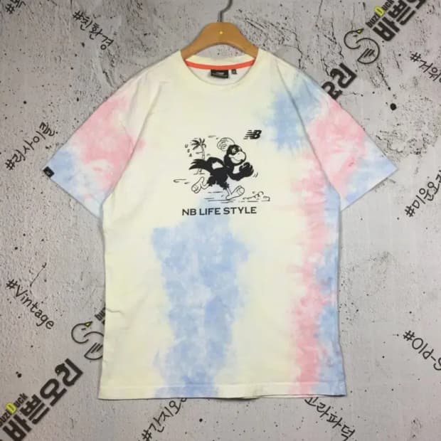 뉴발란스 헤리티지 캐릭터 타이다잉 반팔 티 L 1000595