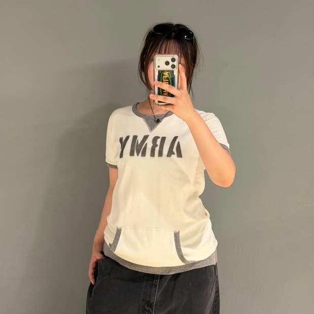 Back lettering detail pocket ringer tee