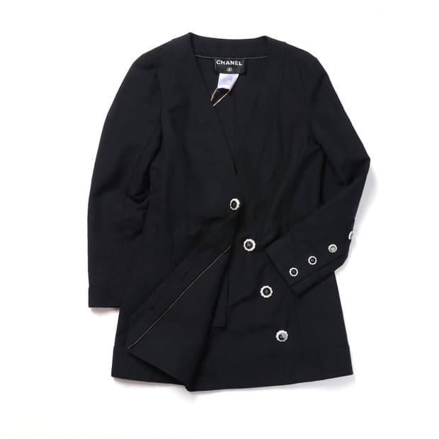 샤넬 Chanel Asymmetric Button Jacket

