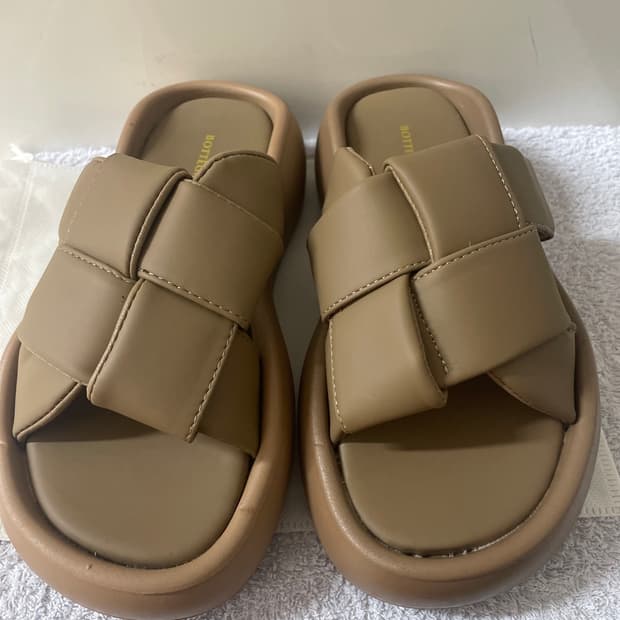 보테가베네타 뮬 슬리퍼230
