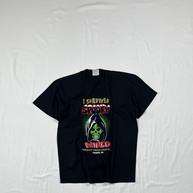 90‘s 리퀴드블루 spooky wolrd 반팔티