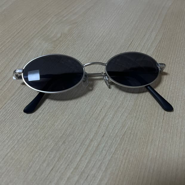 빈티지 오벌 선글라스