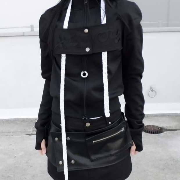 공일공사 벨트 + 미니스커트 