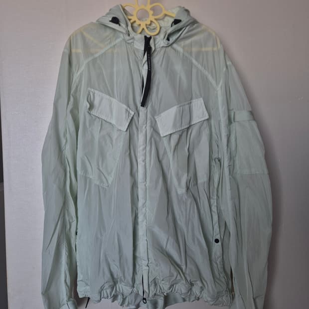 CP컴퍼니 고글자켓 바람막이