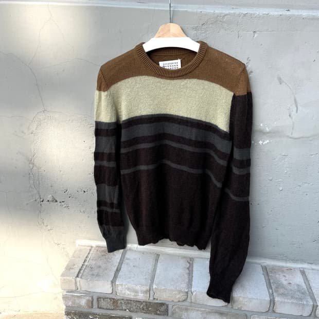 마르지엘라 스트라이프 언발란스 니트