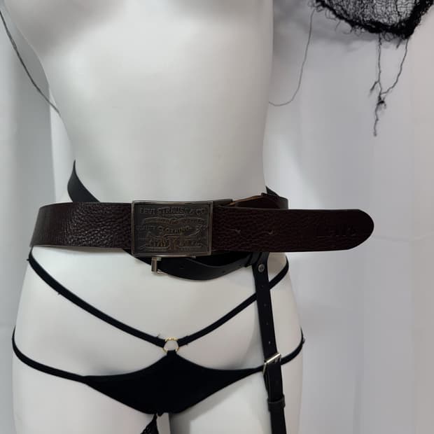 levi's belt
