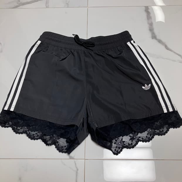 아디다스 레이스 쇼츠 스트라이프 블랙 반바지 미미