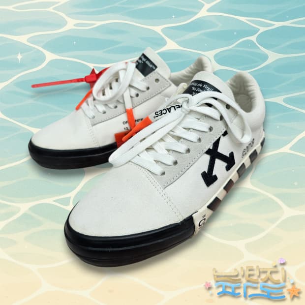 37 OFF WHITE 오프화이트 애로우 벌크 로우 스니커즈