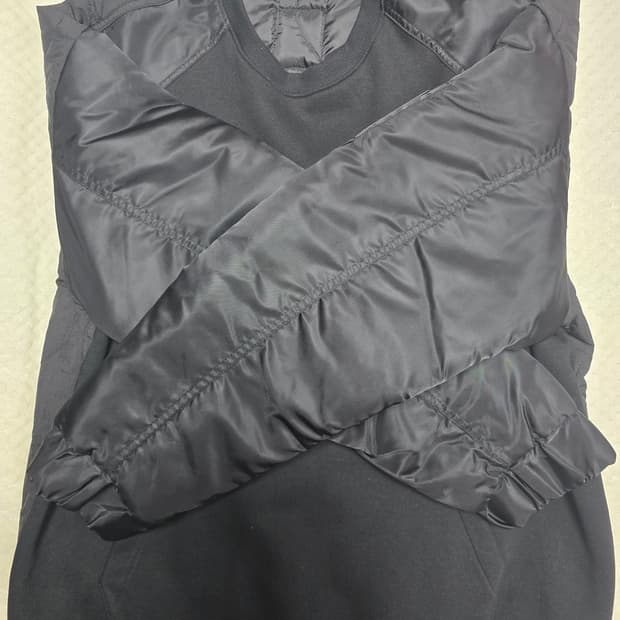 2ND ARCHIVE 퀄팅 맨투맨 블랙