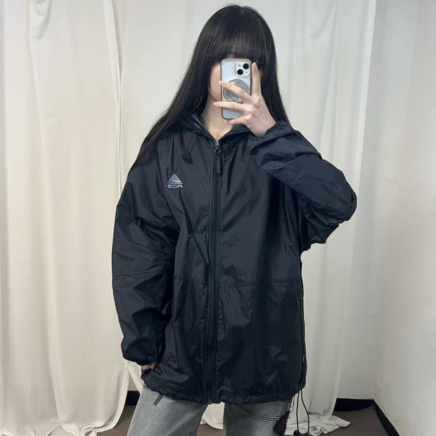 Nike ACG 00’s windbreaker (후면 로고 까짐)