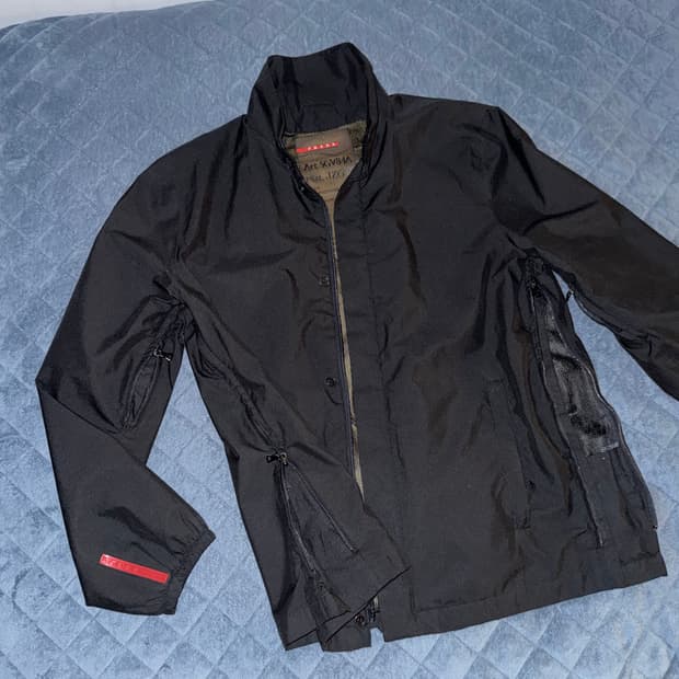 프라다 스포츠 테크니컬 고어텍스 자켓