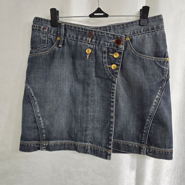 리바이스 엔지니어드진 청치마 (1811)