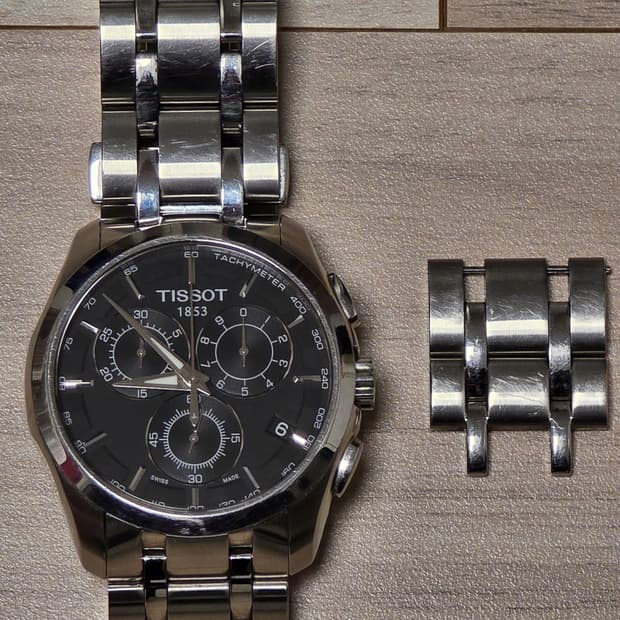 티쏘 (TISSOT) 검판 꾸뜨리에 크로노그래프 메탈시계