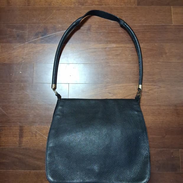 AIGNER 블랙 가죽 숄더백