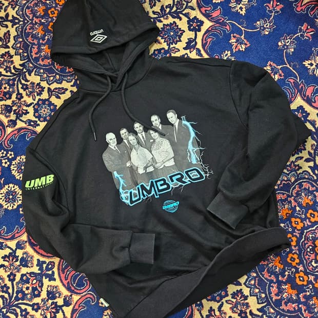 엄브로(UMBRO) 20Fw 빅프린팅 후드 브렌드 자수 티셔츠 M