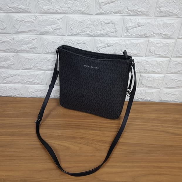 마이클코어스 여성 크로스백 (정품)