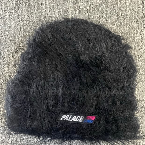 Palace yeti beanie