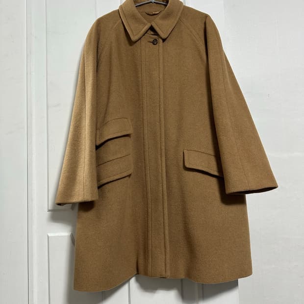 아쿠아스큐텀 카멜헤어 발마칸 코트