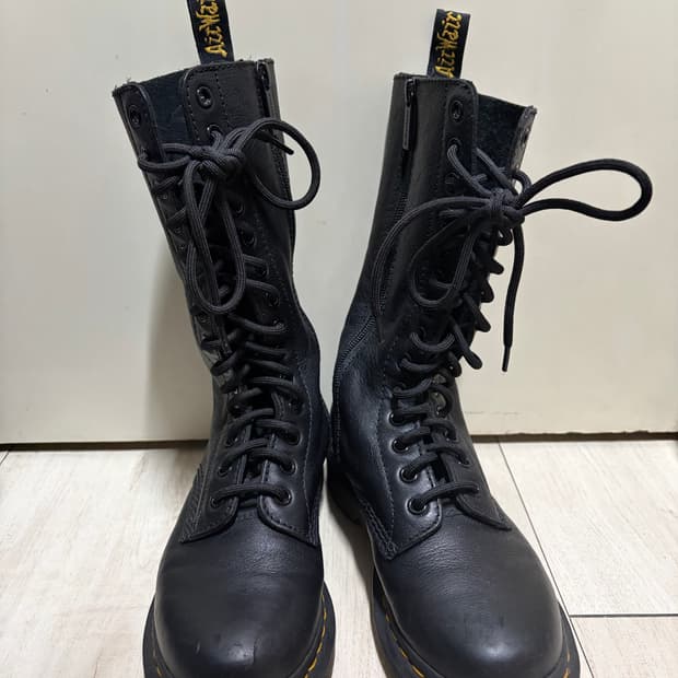 닥터마틴 1B99 14홀 EU36 230사이즈