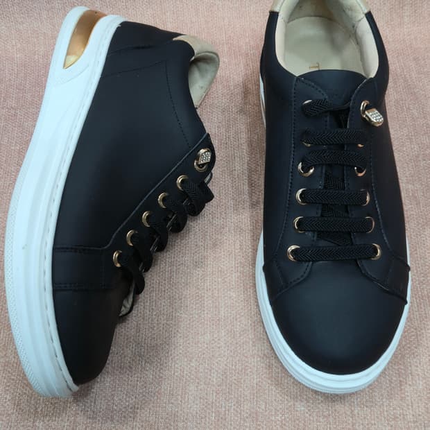 탠디 250mm- 블랙 소가죽 여성 스니커즈 