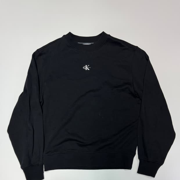 캘빈클라인 진 미니멀 샌터 로고 스웻 맨투맨 블랙