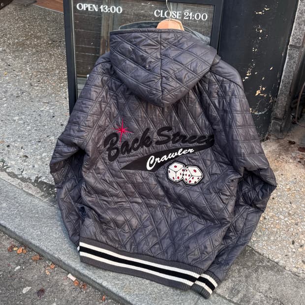 백 스트릿 크라울러 다이스 패치 풀집업 누빔 자켓