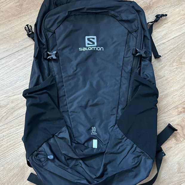 살로몬 트레이저 30L 블랙 (구버전로고)