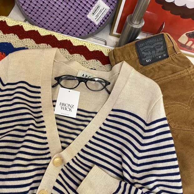 아페쎄 스트라이프 브이넥 가디건 (Man XS) / [11695]