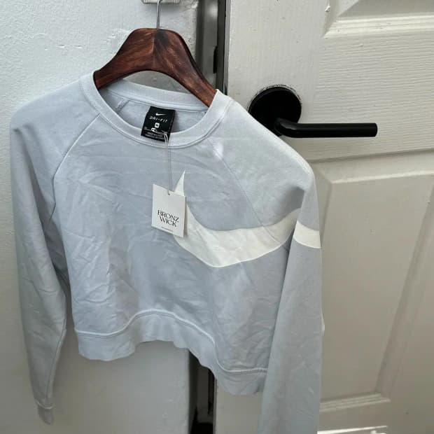 나이키 크롭 맨투맨 (Woman M) / [11804]