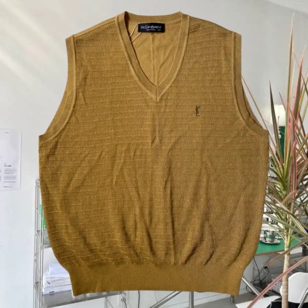 입생로랑 베스트 니트 (Man S) AB0127