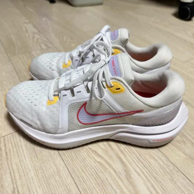 (230) 나이키 여성 운동화 줌 보메로 16