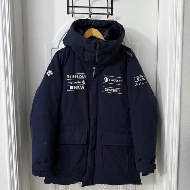 100사이즈 남성 데상트 아우디 스위스 스키팀 패딩