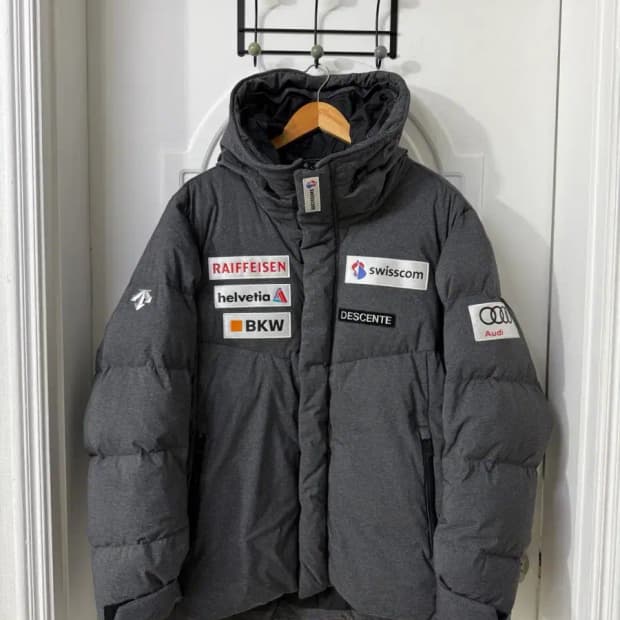 105사이즈 남성 데상트 스위스 아우디 패딩