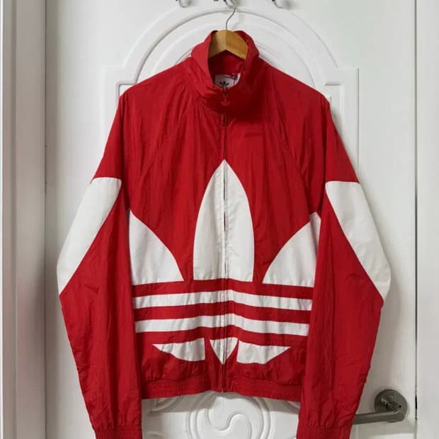 M사이즈 아디다스 빅로고 바람막이