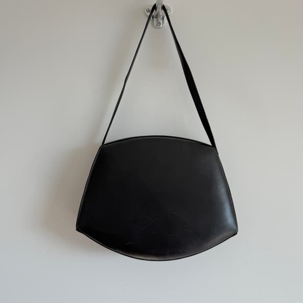 아카이브앱크(Archivepke) 레더 프레임백