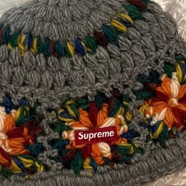 슈프림 크로셰 비니 그레이 플라워