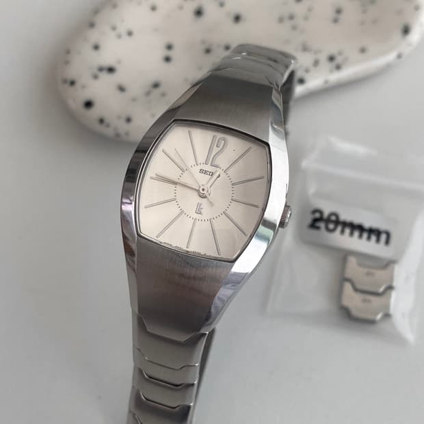 Seiko 세이코 lk 루키아 쉘 실버 화이트