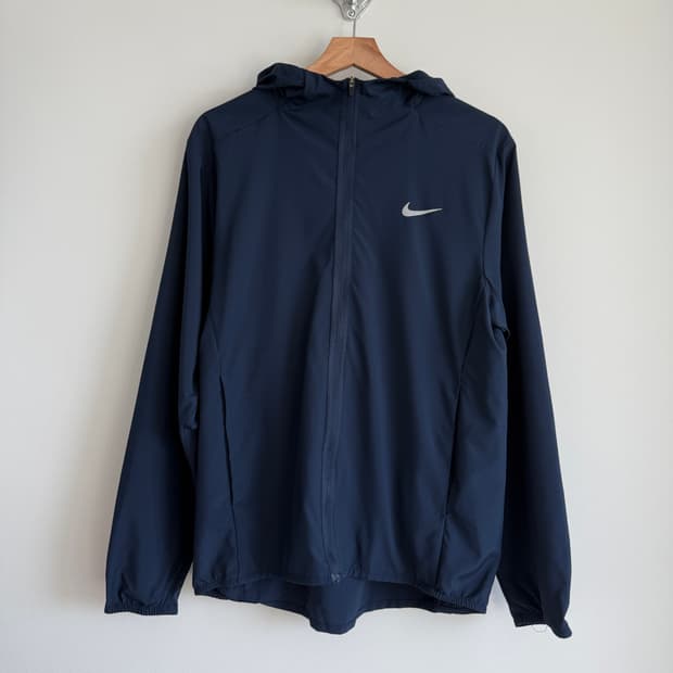 나이키(NIKE) 트레이닝 바람막이 