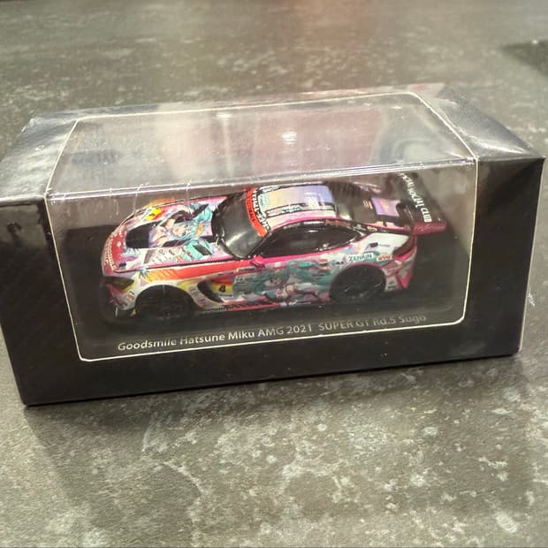 하츠네미쿠 x 안티소셜 x 굿레이싱 1/64 AMG 2021 SuperG