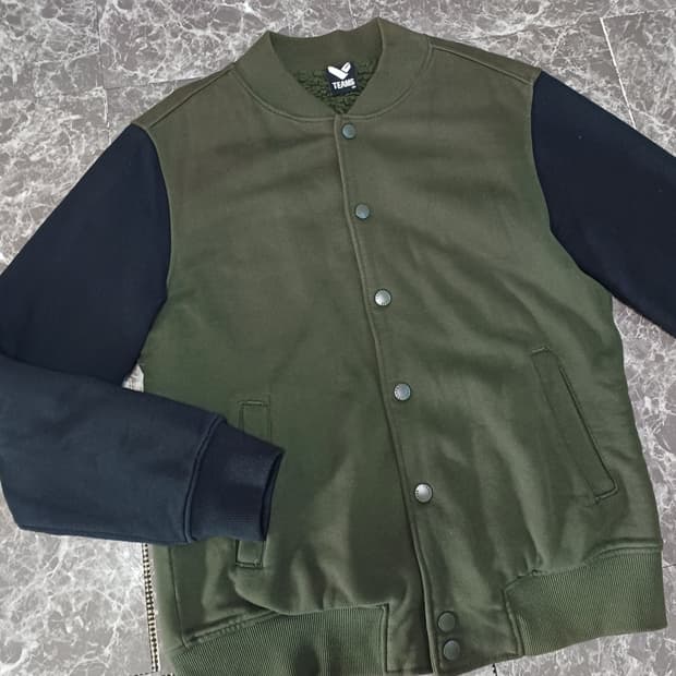 깔끔핏 붐버 자켓 — 데일리로 입기 좋은 기본 아우터