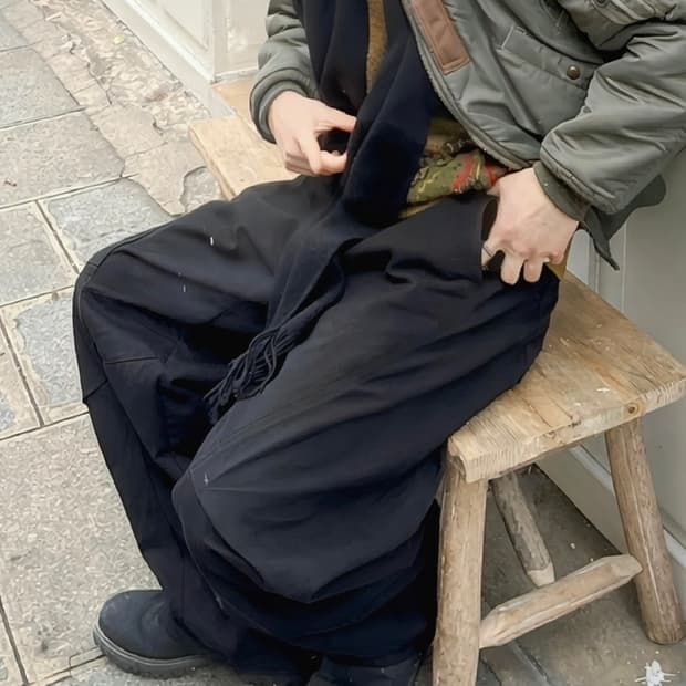 이지노이지 스트럭쳐 커브드 치노 팬츠