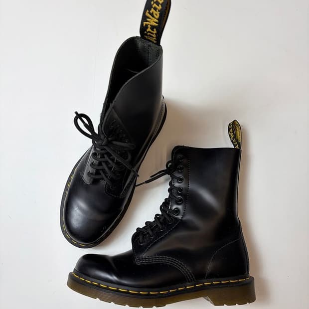 닥터마틴 Dr. Martens 1490 10홀 부츠 Q1552