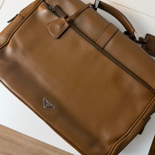 프라다 레더 브리프케이스